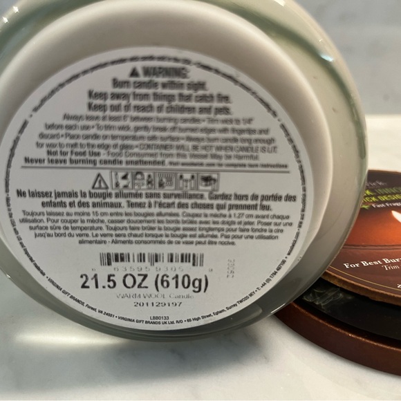 WoodWick Crackle Candles “Warm Wool” - Picture 3 of 3